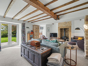 Sitting Room- click for photo gallery